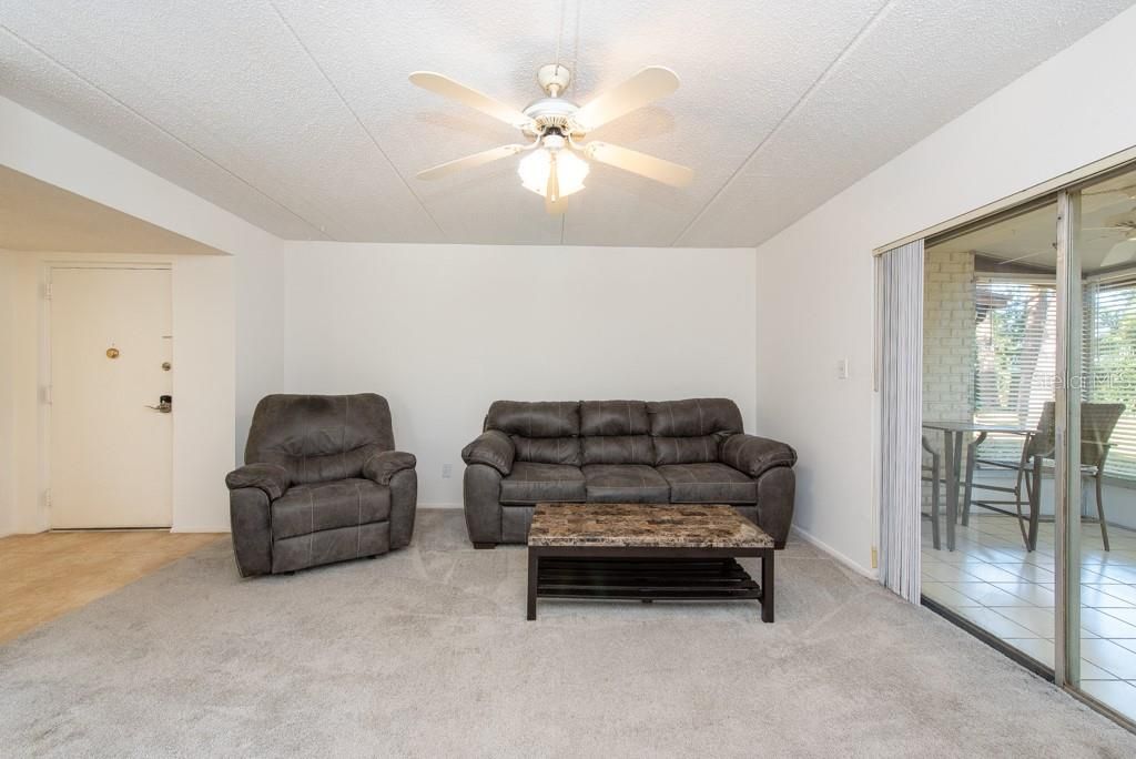 Active With Contract: $145,000 (2 beds, 1 baths, 900 Square Feet)