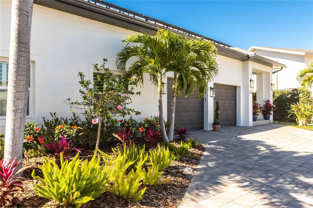 Active With Contract: $2,995,000 (5 beds, 3 baths, 3474 Square Feet)