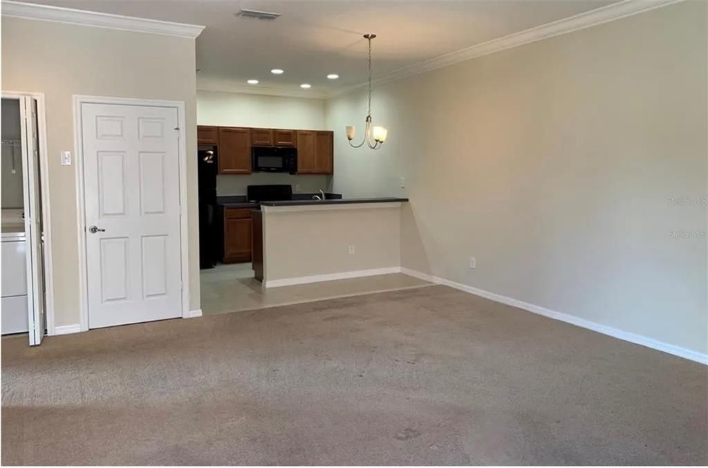 For Sale: $179,000 (2 beds, 2 baths, 1056 Square Feet)