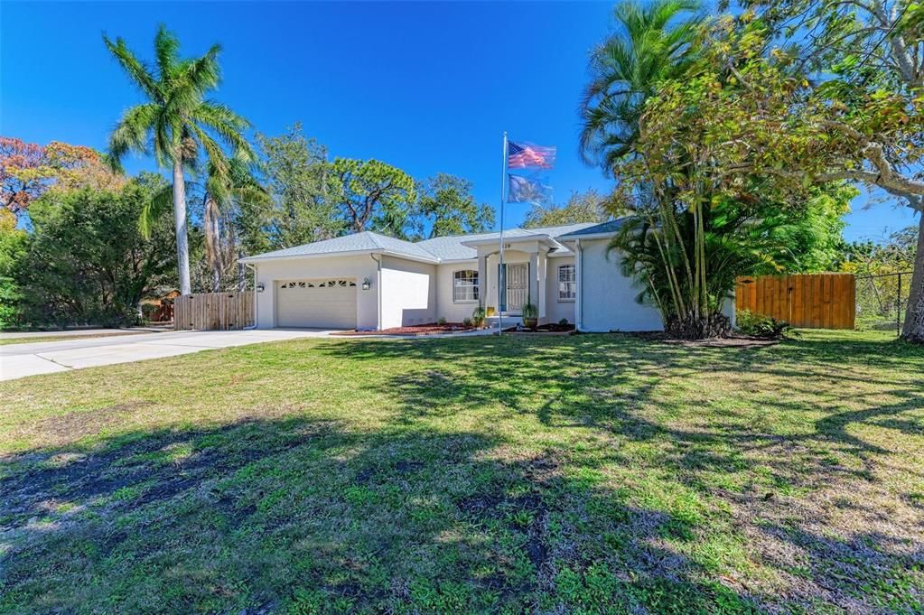 Recently Sold: $585,000 (3 beds, 2 baths, 2049 Square Feet)