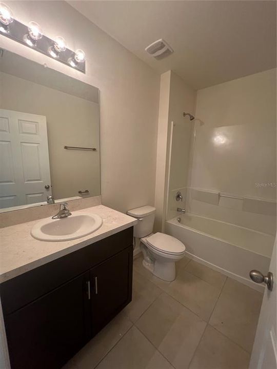 最近租的: $2,000 (4 贝兹, 2 浴室, 1828 平方英尺)