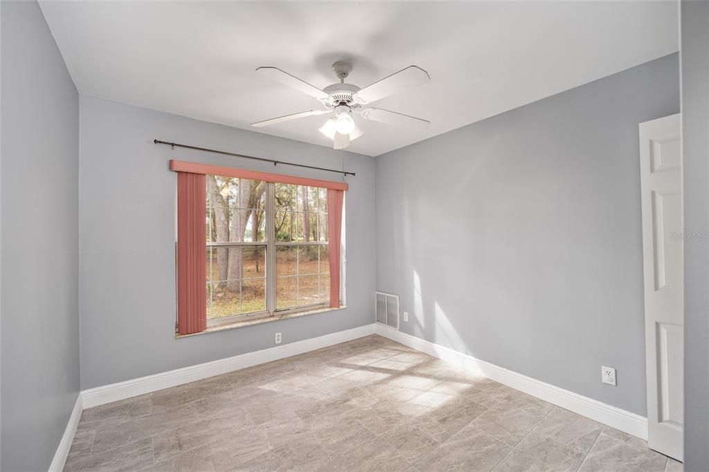 Guest bedroom