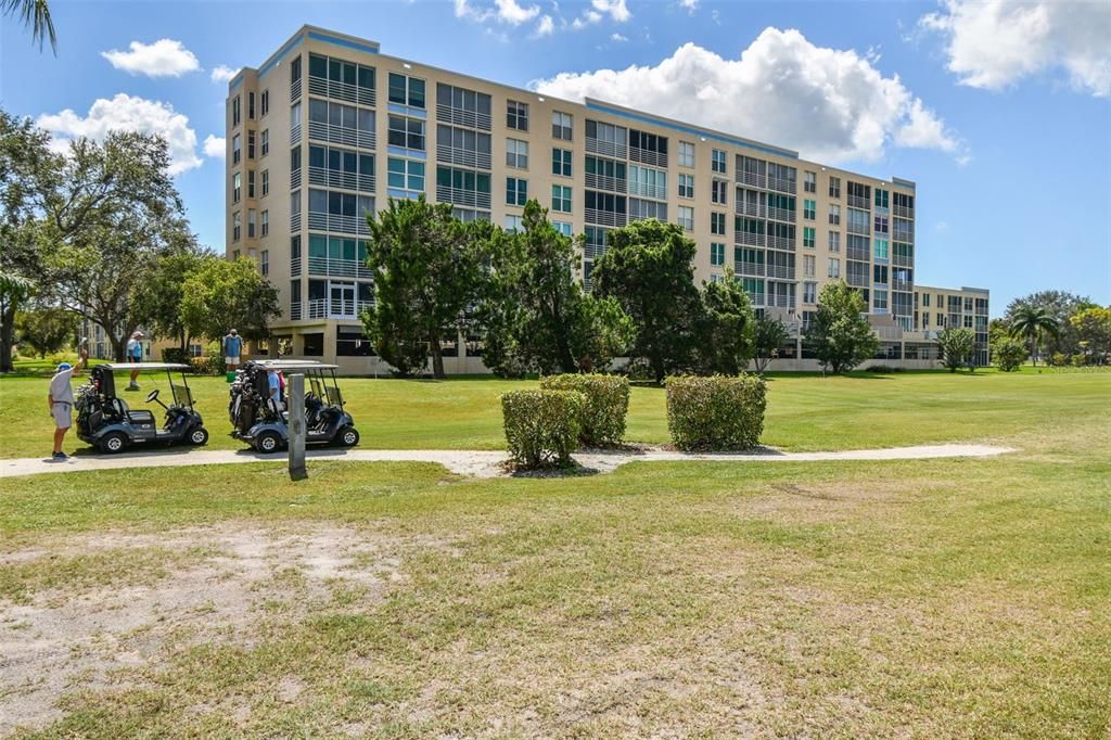 Recently Sold: $226,900 (1 beds, 2 baths, 995 Square Feet)