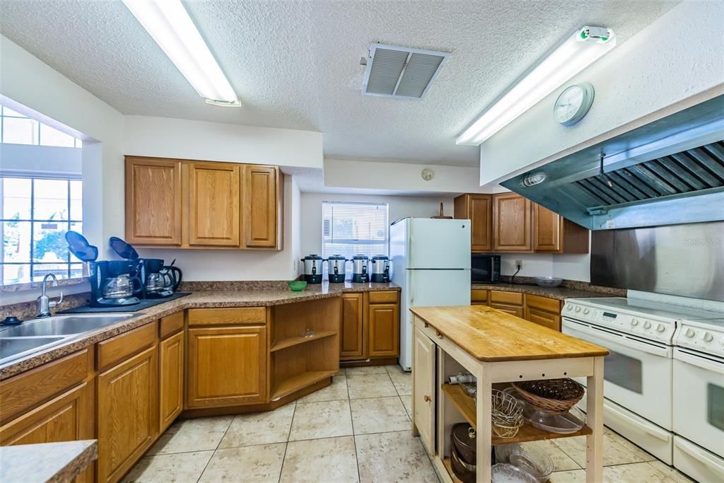 For Sale: $165,000 (2 beds, 1 baths, 925 Square Feet)