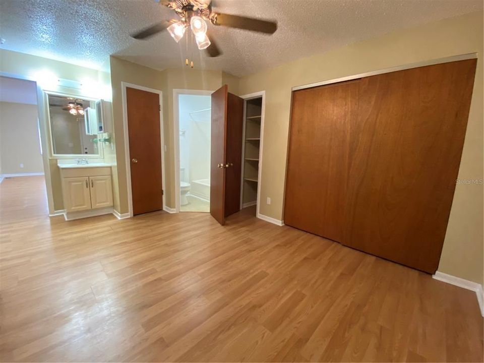 Recently Rented: $950 (1 beds, 1 baths, 540 Square Feet)