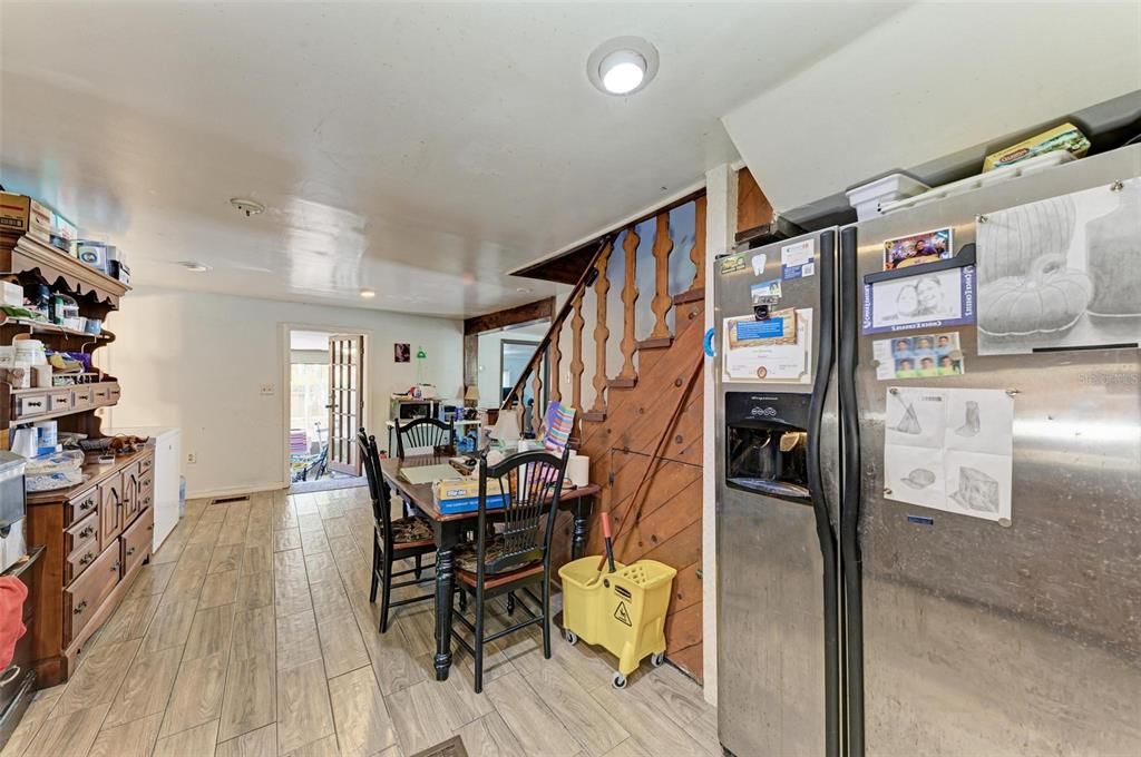Active With Contract: $280,000 (3 beds, 3 baths, 1293 Square Feet)