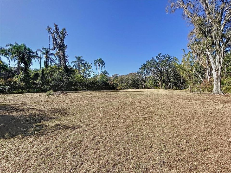 For Sale: $1,900,000 (1.67 acres)