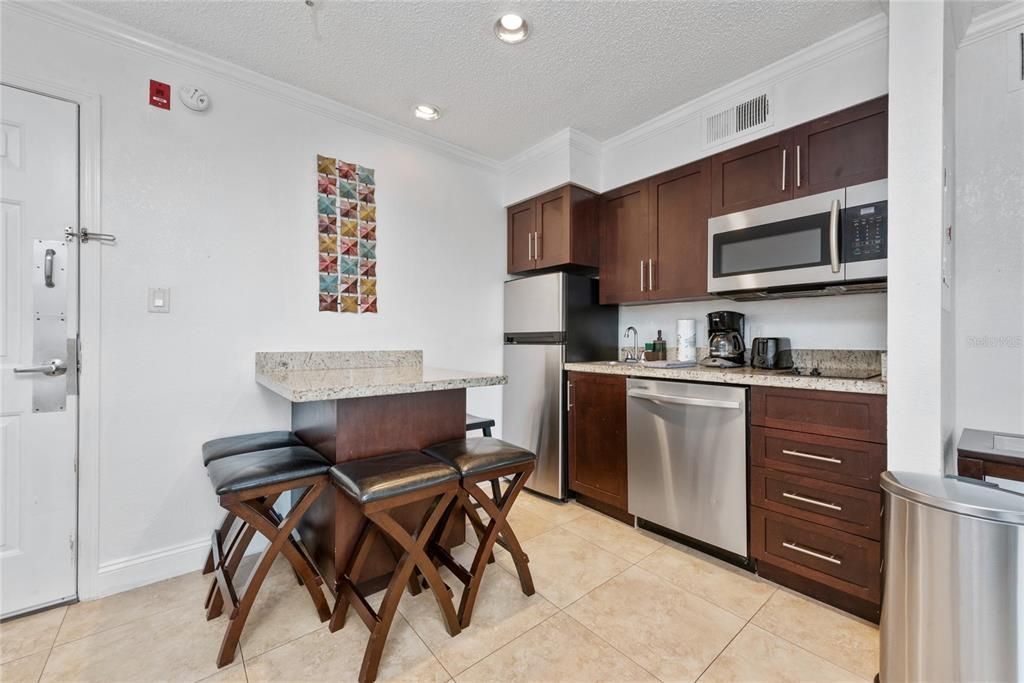 For Sale: $180,000 (1 beds, 1 baths, 524 Square Feet)