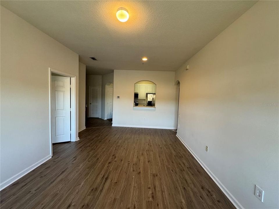 For Rent: $1,700 (3 beds, 2 baths, 1408 Square Feet)