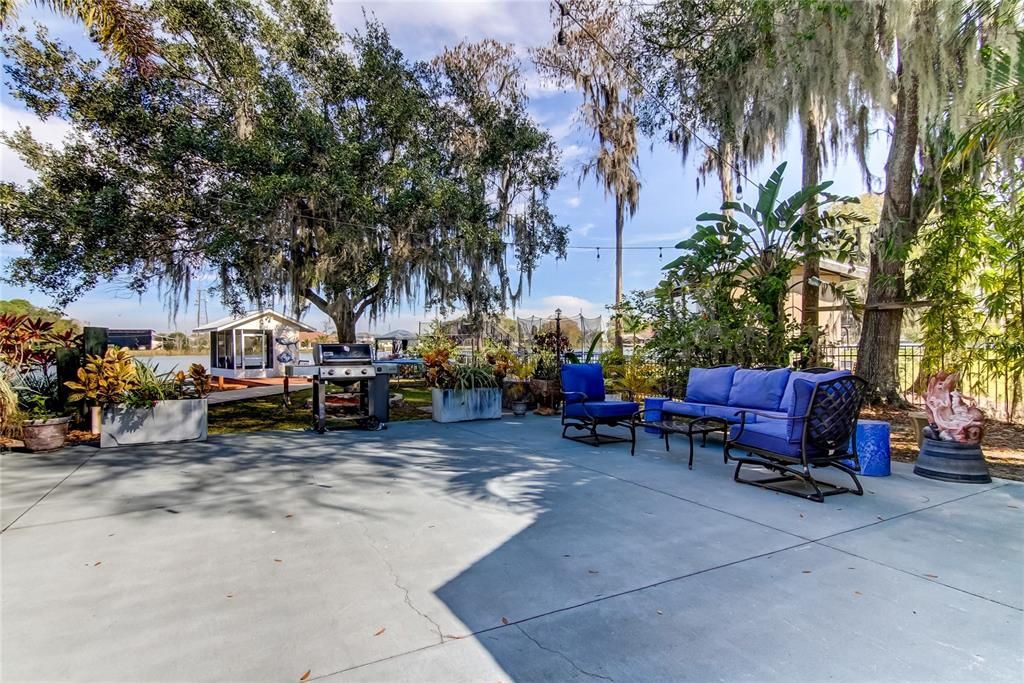 Active With Contract: $1,365,000 (5 beds, 3 baths, 4602 Square Feet)