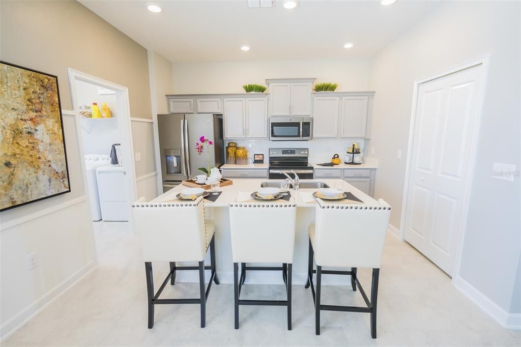 Active With Contract: $404,490 (3 beds, 2 baths, 1755 Square Feet)