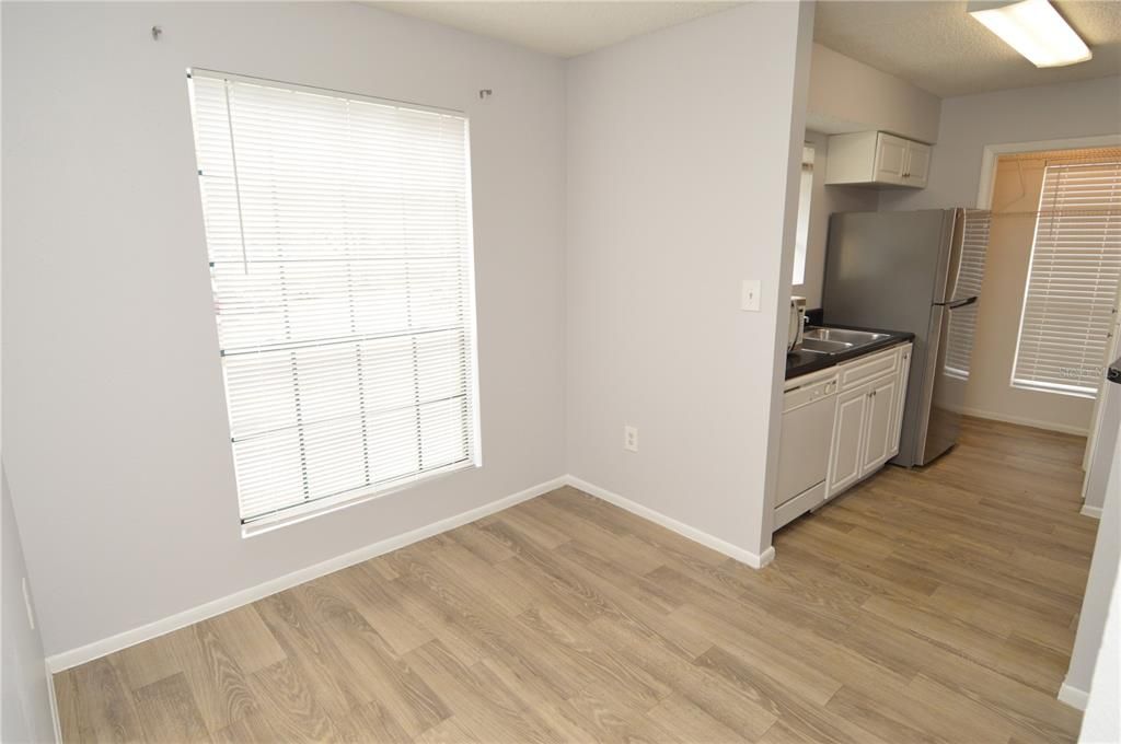 Recently Rented: $1,350 (1 beds, 1 baths, 844 Square Feet)