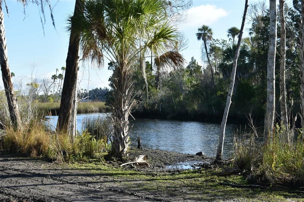 На продажу: $4,500,000 (107.00 acres)