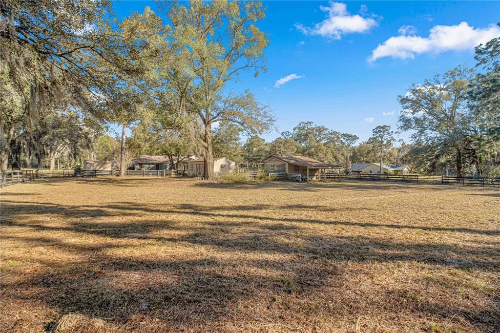 Active With Contract: $485,000 (3 beds, 2 baths, 2564 Square Feet)