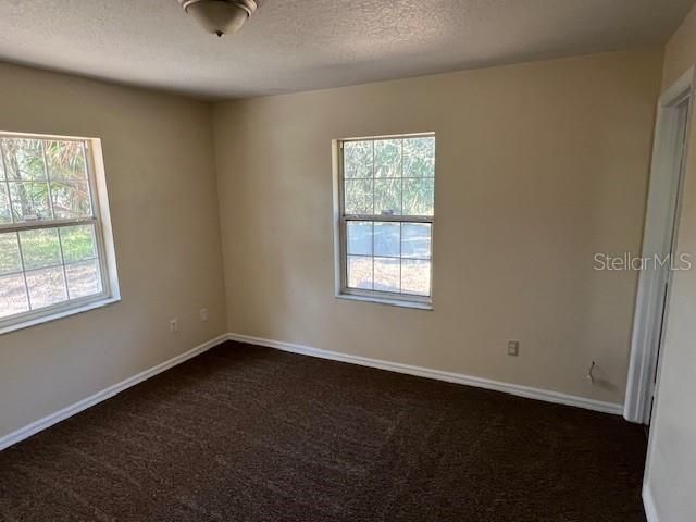 Active With Contract: $1,400 (3 beds, 2 baths, 1074 Square Feet)