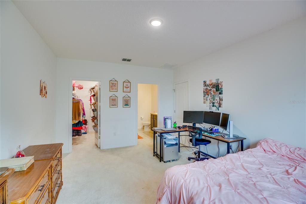 Active With Contract: $329,000 (3 beds, 2 baths, 1425 Square Feet)