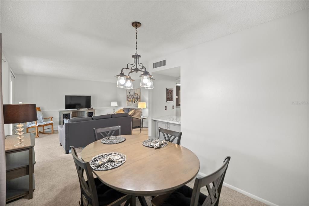 Active With Contract: $135,000 (2 beds, 1 baths, 1054 Square Feet)