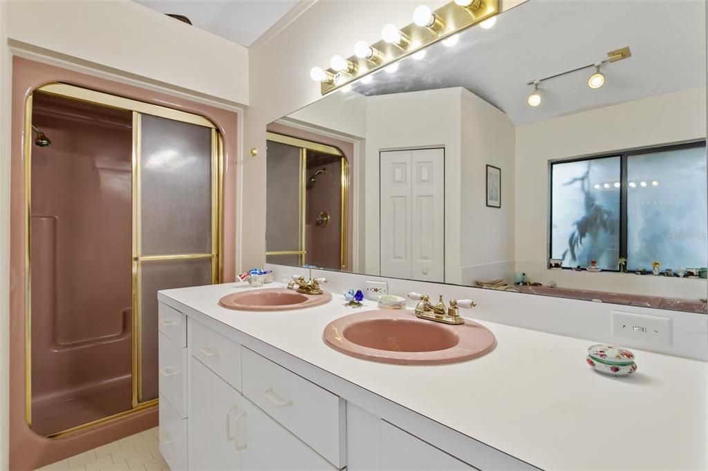 待售: $1,087,000 (3 贝兹, 2 浴室, 2023 平方英尺)