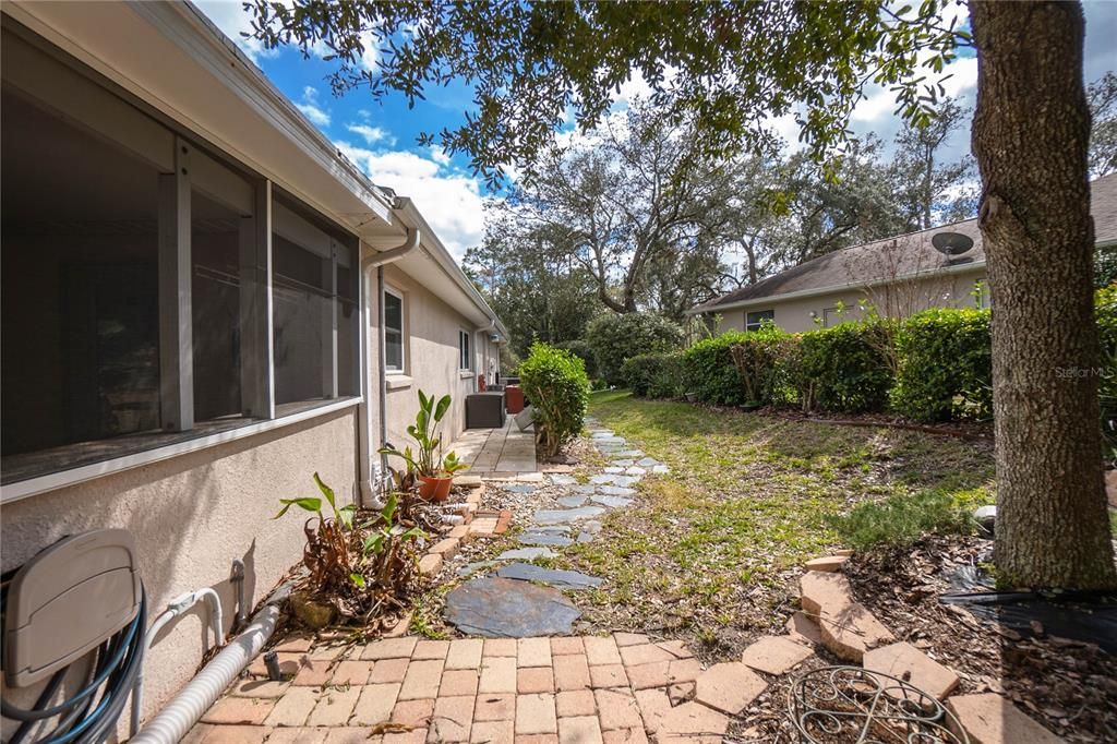 Active With Contract: $400,000 (4 beds, 3 baths, 3049 Square Feet)