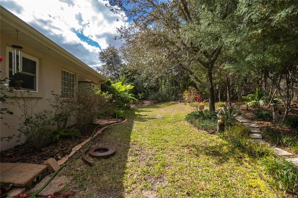 Active With Contract: $400,000 (4 beds, 3 baths, 3049 Square Feet)