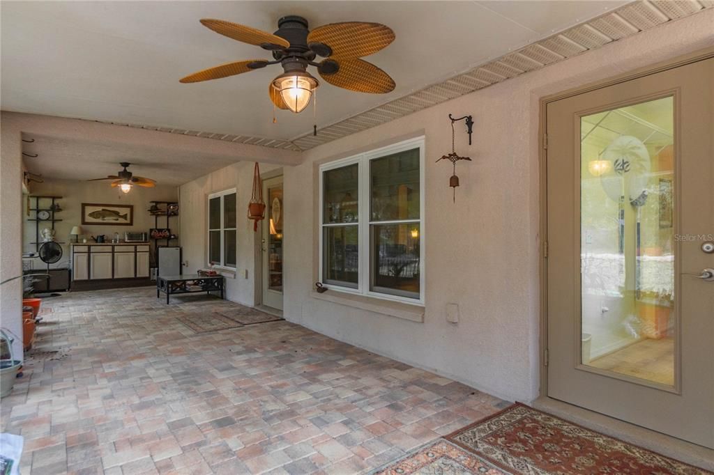 Recently Sold: $400,000 (4 beds, 3 baths, 3049 Square Feet)