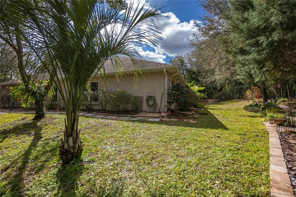 Active With Contract: $400,000 (4 beds, 3 baths, 3049 Square Feet)