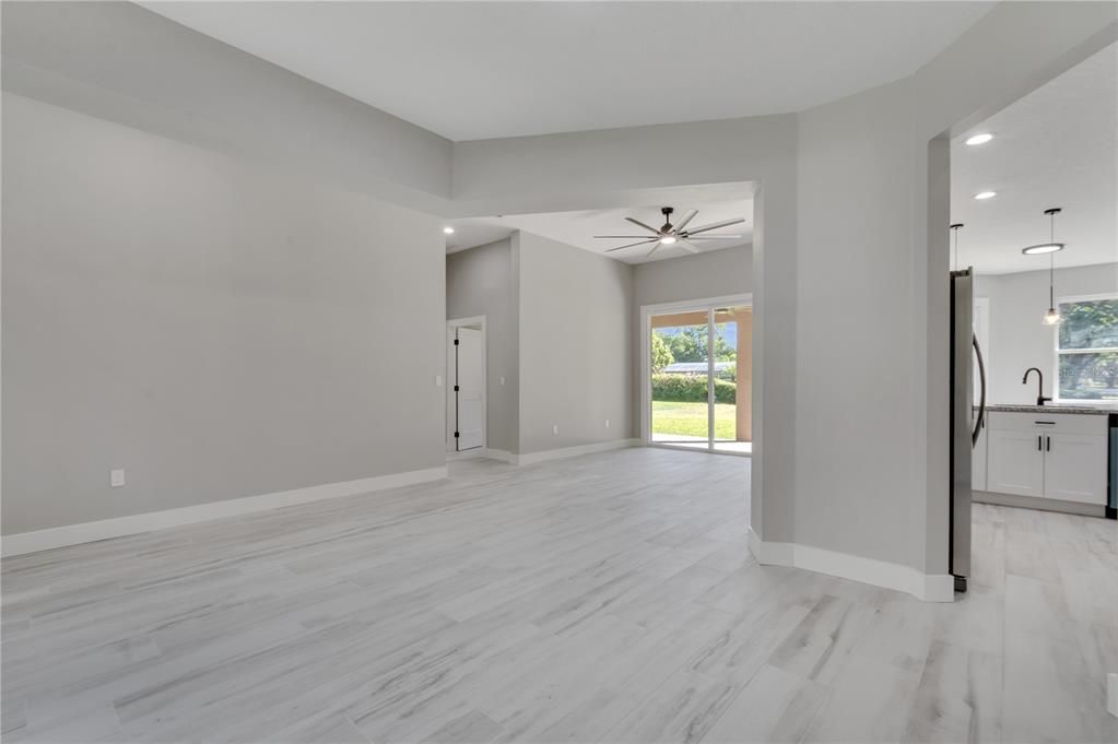 Active With Contract: $600,000 (4 beds, 3 baths, 2314 Square Feet)