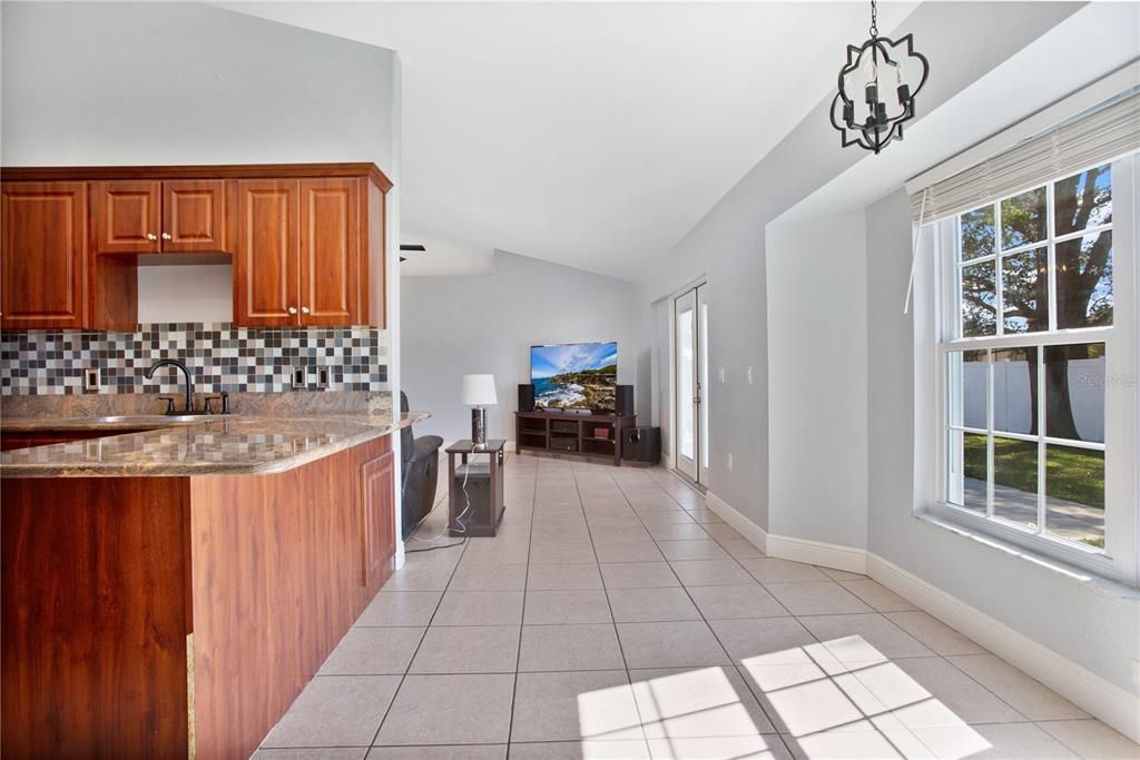 For Sale: $374,900 (3 beds, 2 baths, 1643 Square Feet)