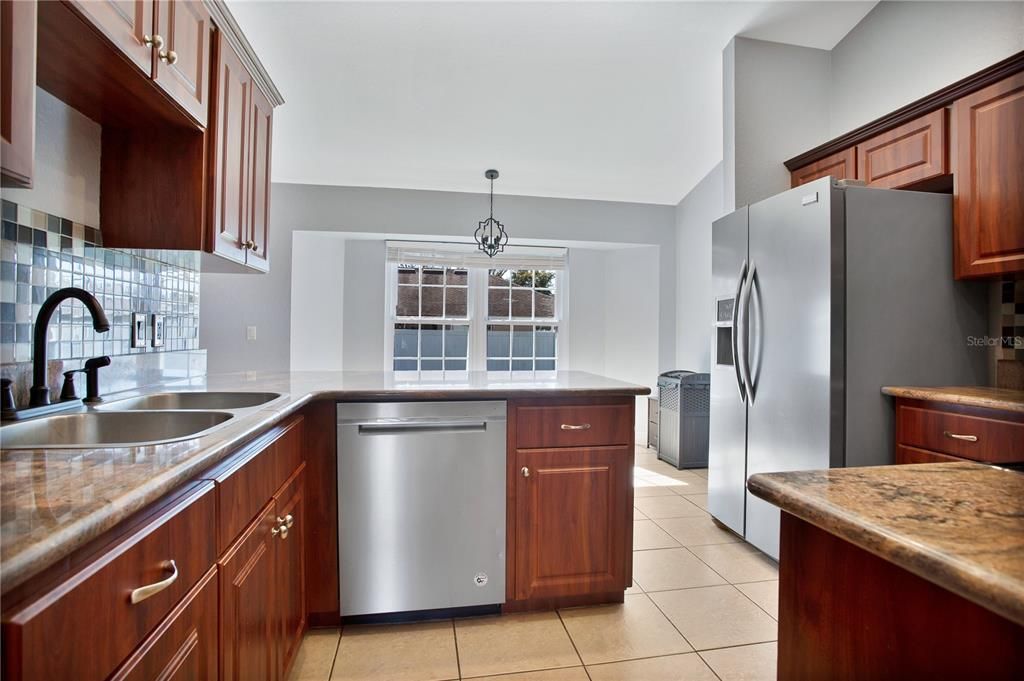 For Sale: $374,900 (3 beds, 2 baths, 1643 Square Feet)