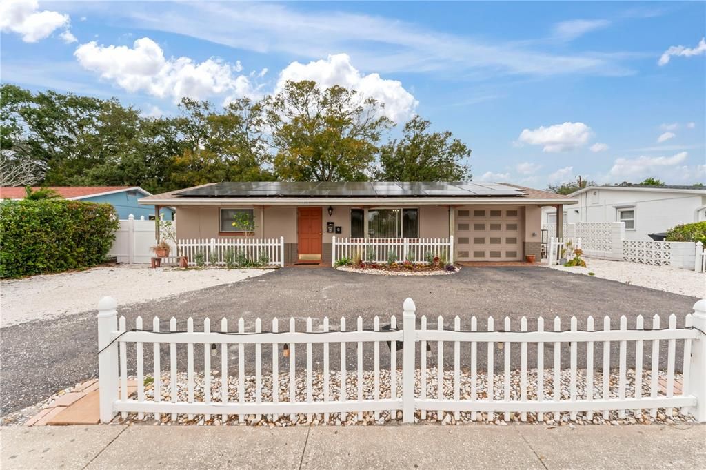 Recently Rented: $2,750 (4 beds, 2 baths, 1699 Square Feet)