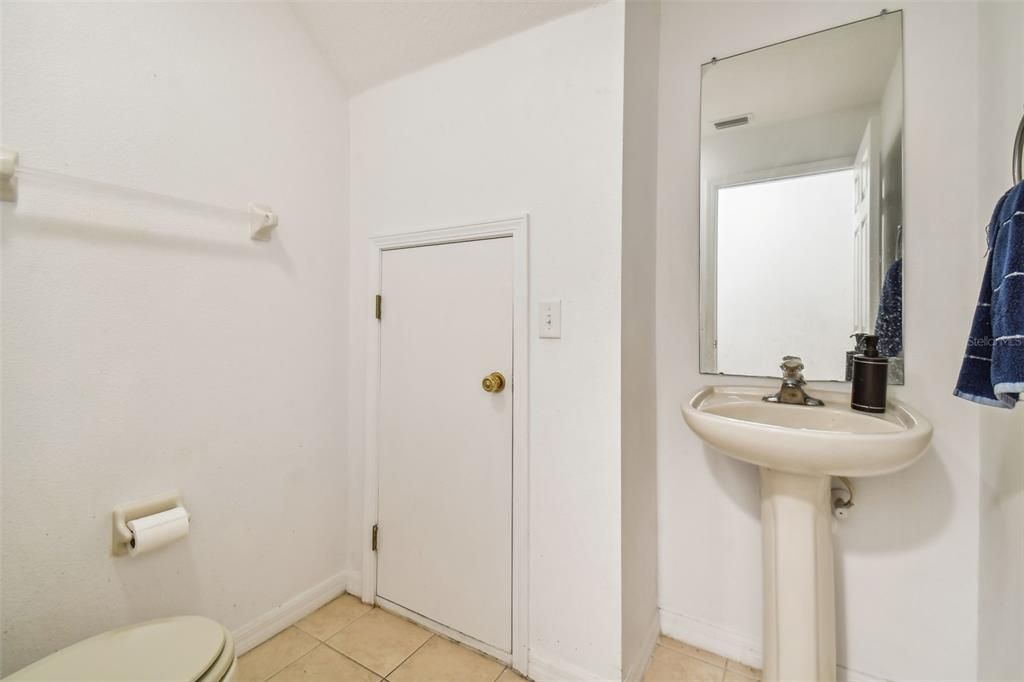 For Sale: $224,900 (2 beds, 2 baths, 1560 Square Feet)