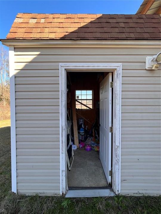 Entry into barn