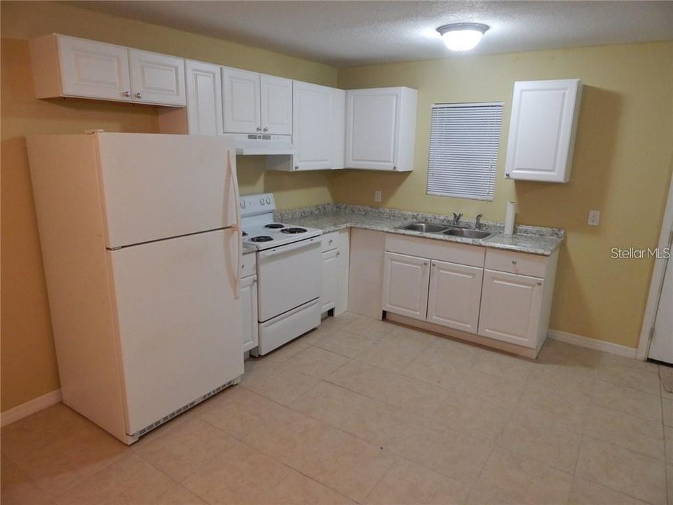 Active With Contract: $999 (1 beds, 1 baths, 600 Square Feet)