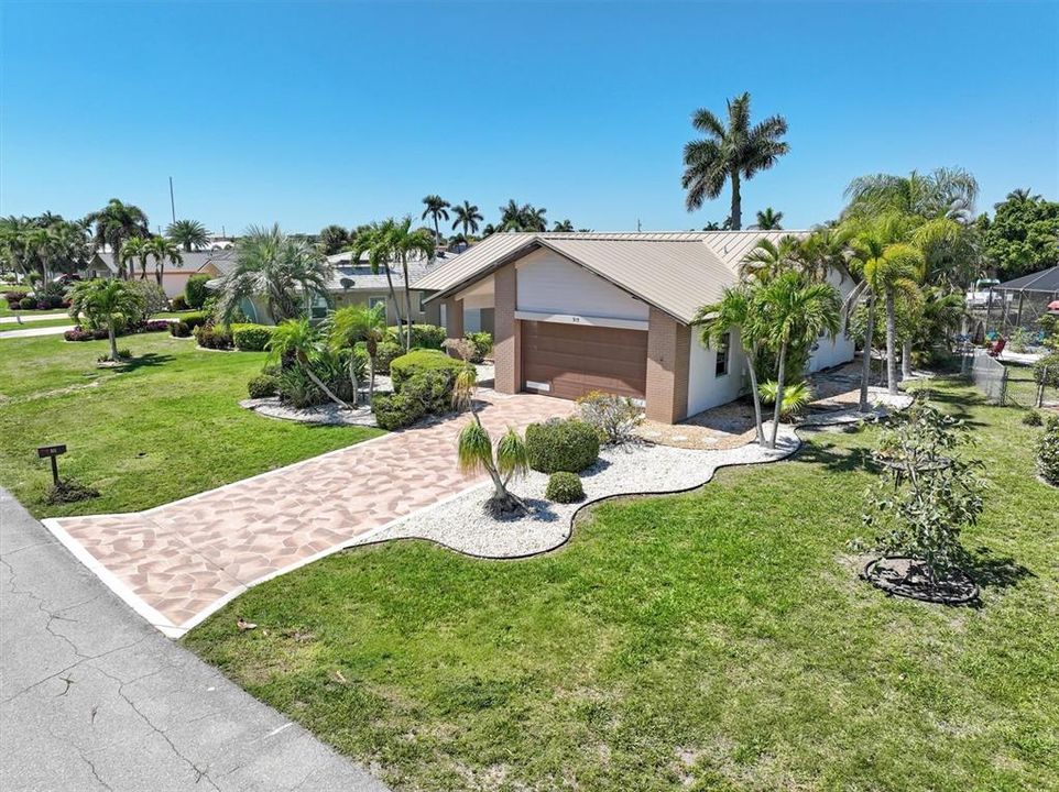 Recently Sold: $540,000 (3 beds, 2 baths, 1382 Square Feet)