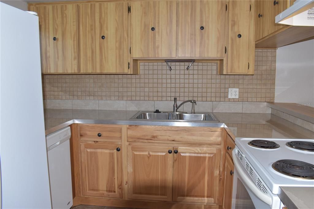 For Rent: $1,500 (2 beds, 1 baths, 1015 Square Feet)