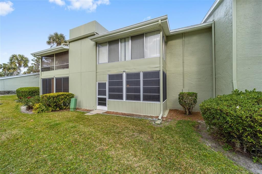 Active With Contract: $130,000 (2 beds, 2 baths, 1072 Square Feet)