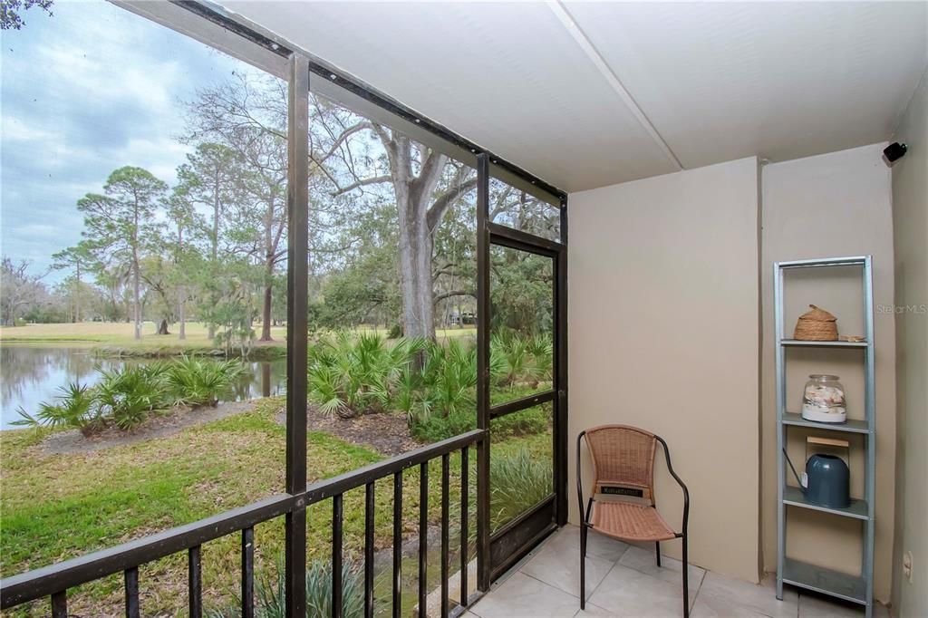 For Sale: $235,000 (2 beds, 2 baths, 950 Square Feet)