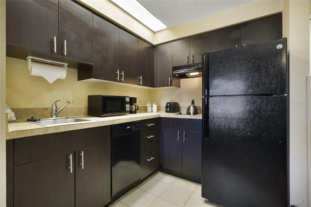For Sale: $124,999 (1 beds, 1 baths, 542 Square Feet)