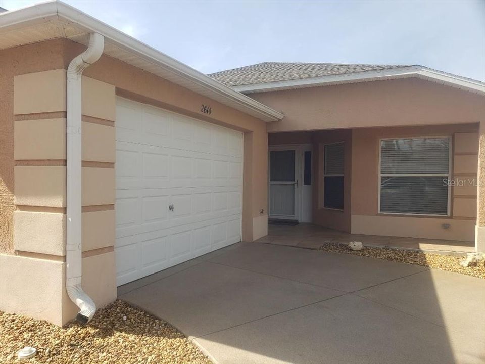 Recently Rented: $2,050 (3 beds, 2 baths, 1685 Square Feet)