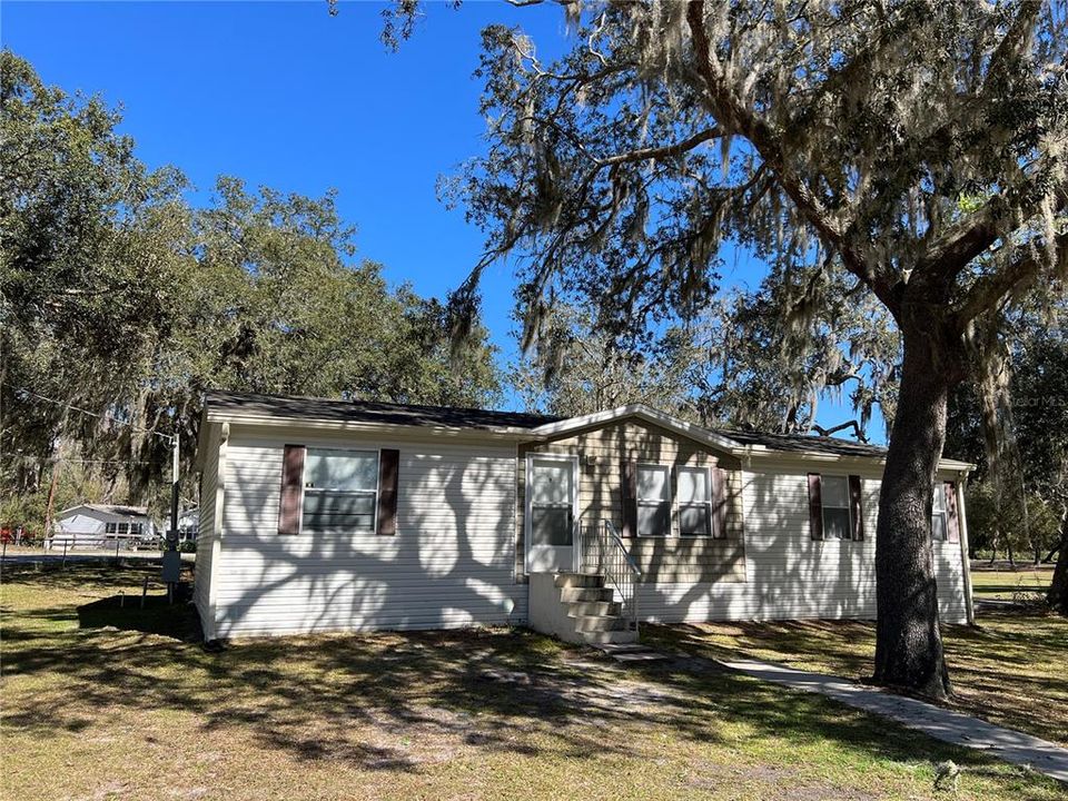 Recently Sold: $179,900 (3 beds, 2 baths, 1352 Square Feet)