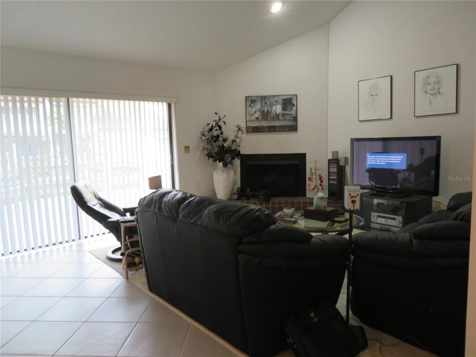For Sale: $399,900 (3 beds, 2 baths, 1750 Square Feet)