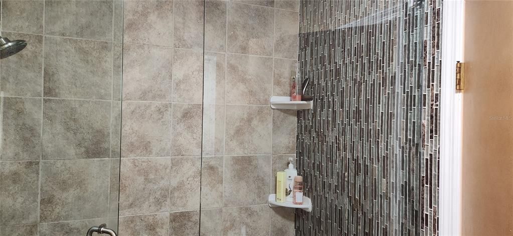 Jack n Jill Walk-in Shower