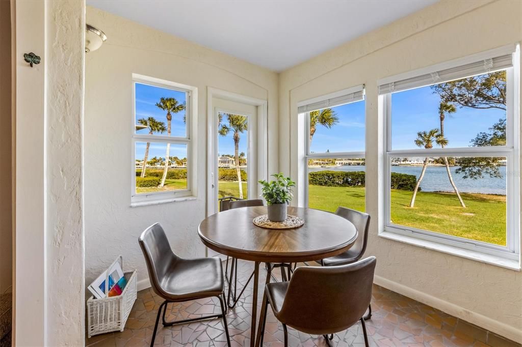Recently Sold: $650,000 (2 beds, 2 baths, 1151 Square Feet)