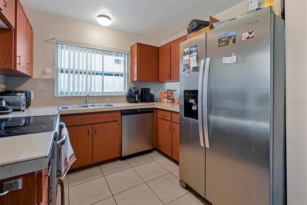 For Sale: $208,900 (2 beds, 2 baths, 1038 Square Feet)