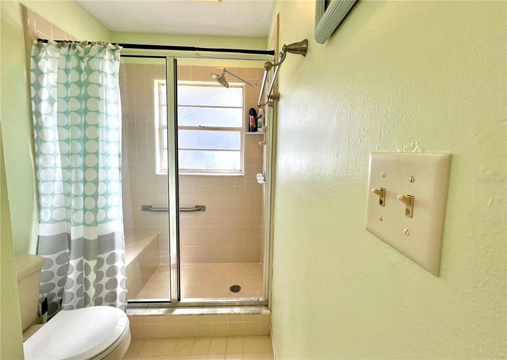 master bathroom w/ step-in shower