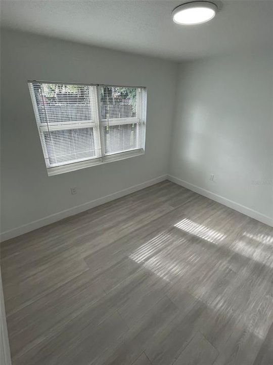 For Rent: $1,300 (1 beds, 1 baths, 400 Square Feet)