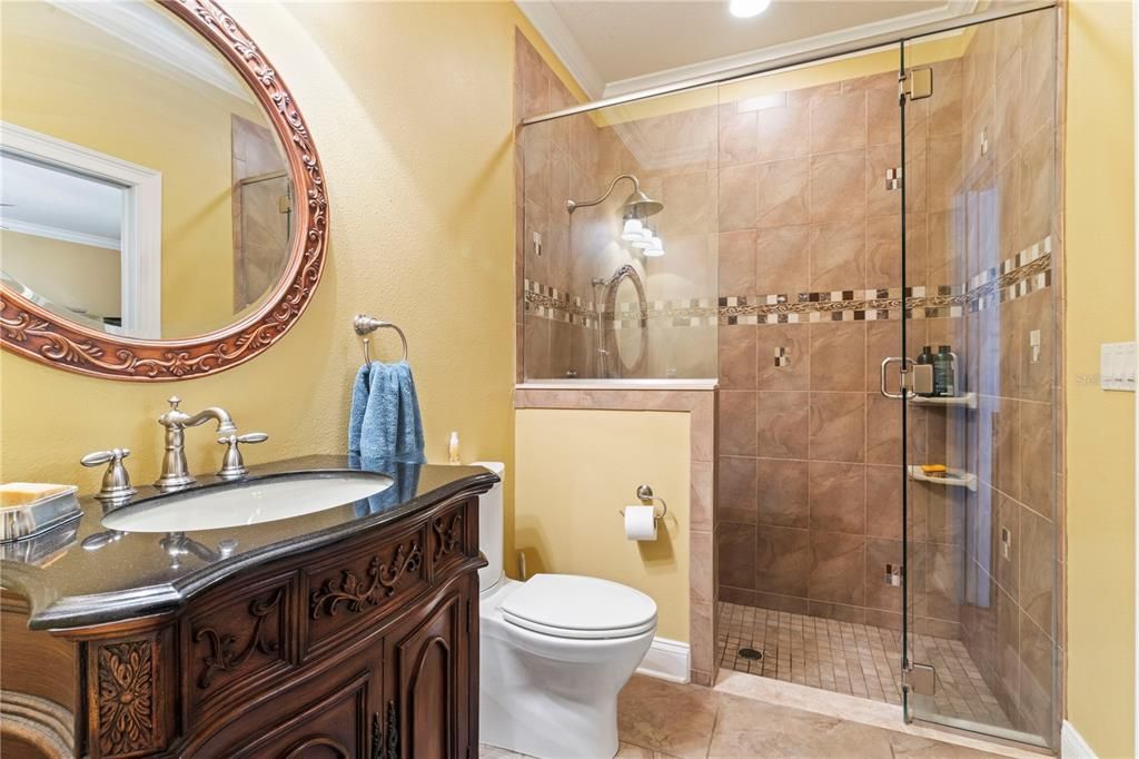 最近售出: $849,900 (4 贝兹, 4 浴室, 3676 平方英尺)
