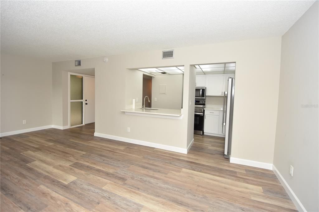 Recently Rented: $1,650 (2 beds, 2 baths, 880 Square Feet)