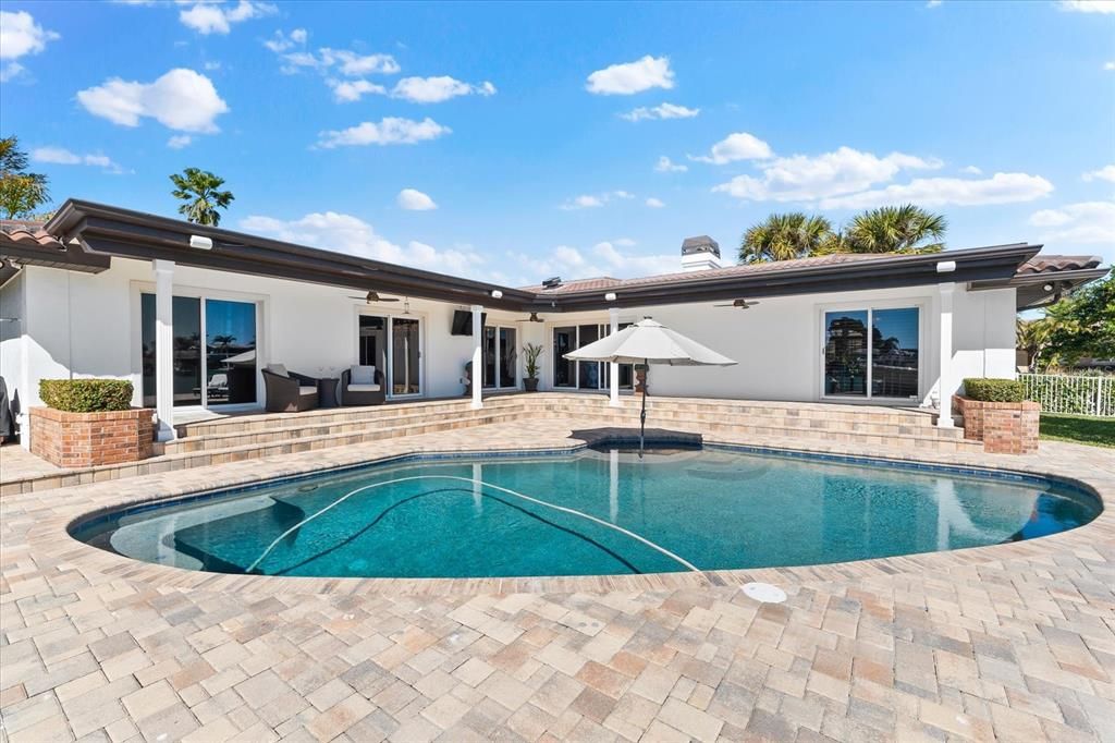 Active With Contract: $3,399,000 (4 beds, 3 baths, 2912 Square Feet)