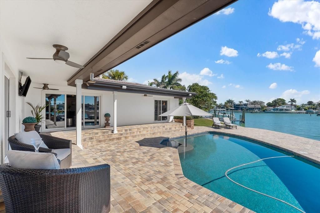 Active With Contract: $3,399,000 (4 beds, 3 baths, 2912 Square Feet)